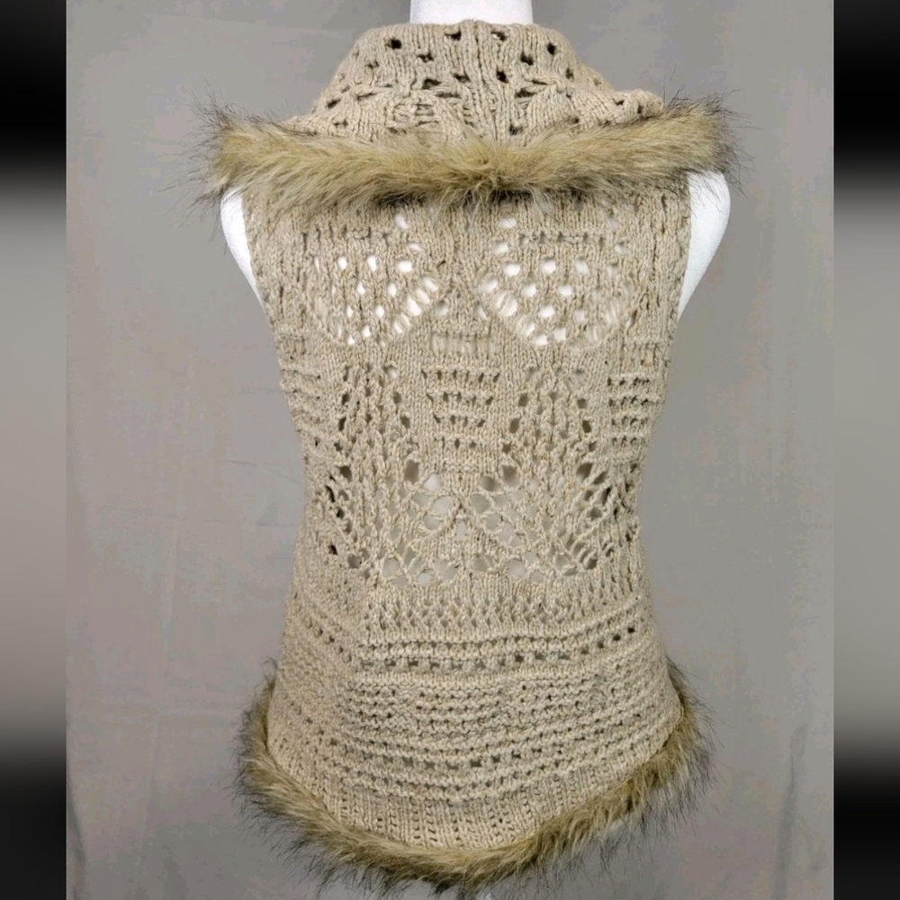 Apt. 9 Mocha Knit Open-Front Vest with Faux Fur Trim - Picture 2 of 10